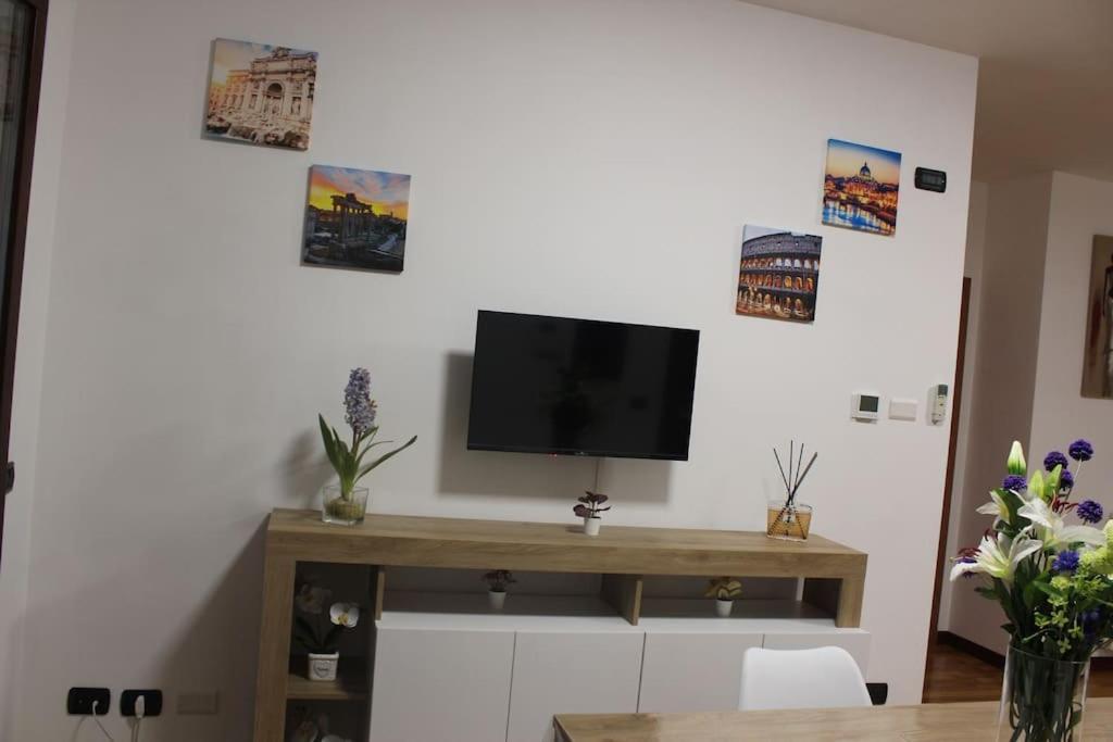Minerva House - Airport And Fiera Apartment ฟิวมิชีโน ภายนอก รูปภาพ